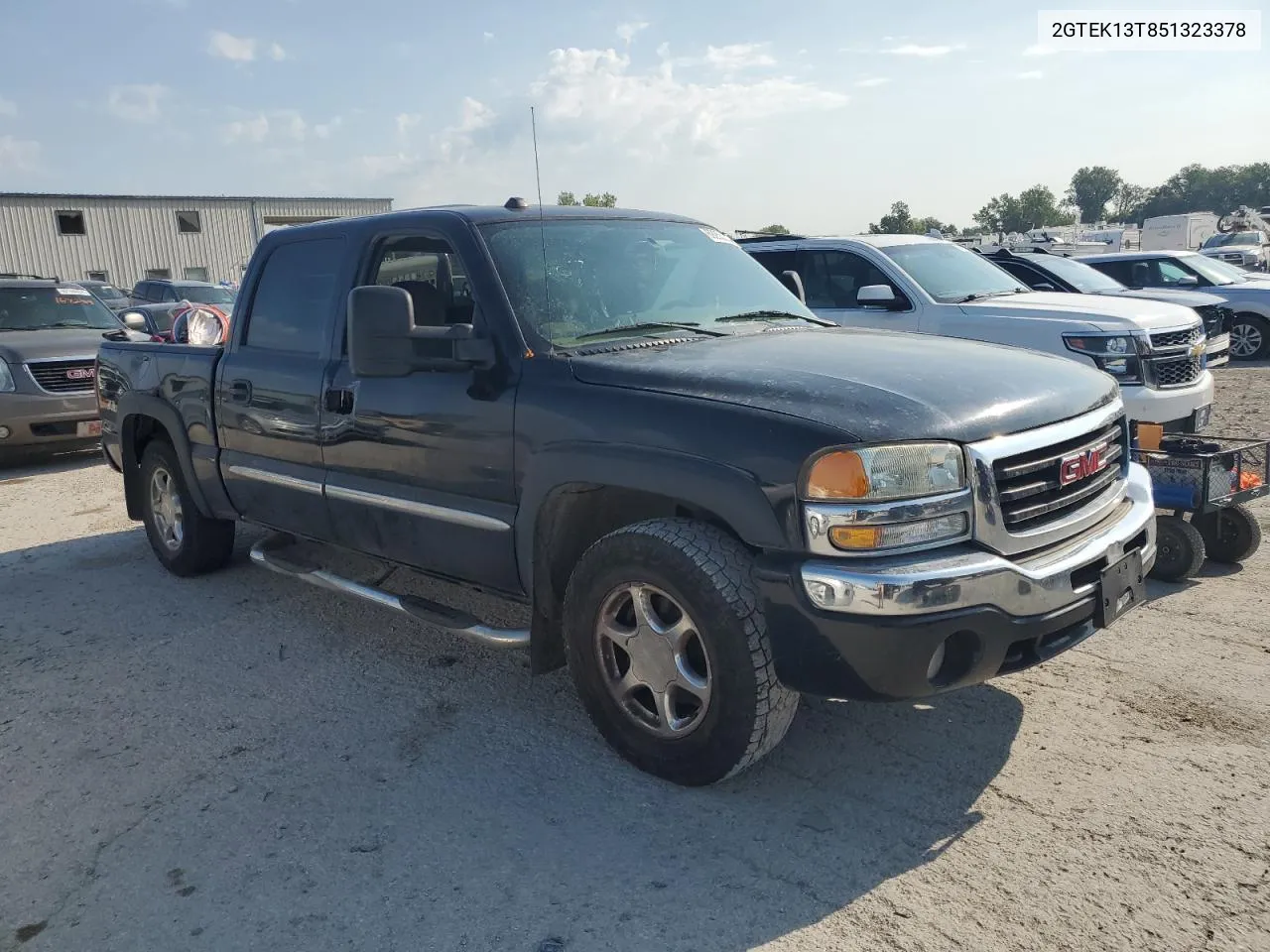 2005 GMC New Sierra K1500 VIN: 2GTEK13T851323378 Lot: 69255234