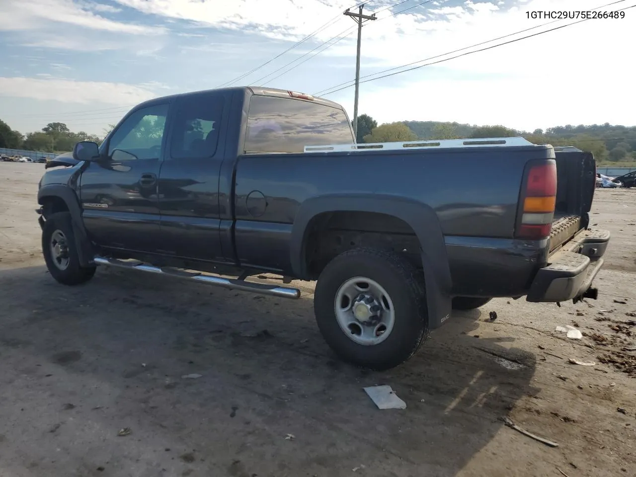 2005 GMC Sierra C2500 Heavy Duty VIN: 1GTHC29U75E266489 Lot: 69863424