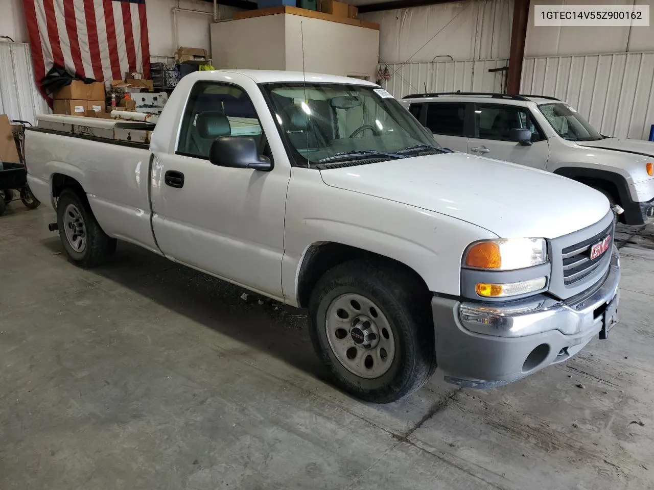 2005 GMC New Sierra C1500 VIN: 1GTEC14V55Z900162 Lot: 70293574