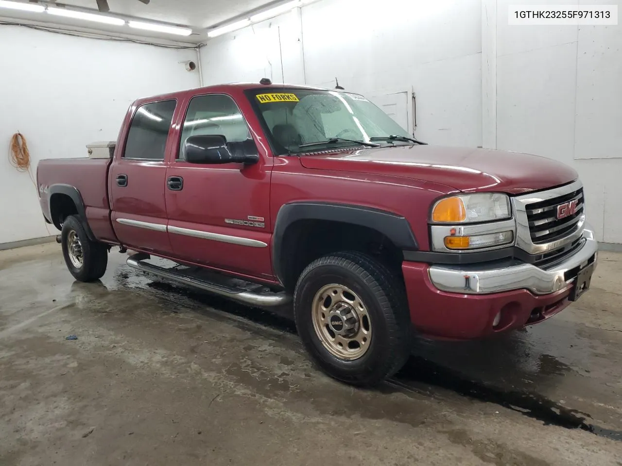 2005 GMC Sierra K2500 Heavy Duty VIN: 1GTHK23255F971313 Lot: 70483524