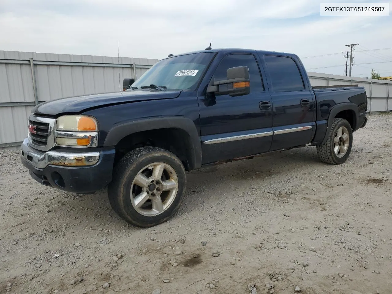 2005 GMC New Sierra K1500 VIN: 2GTEK13T651249507 Lot: 70991644