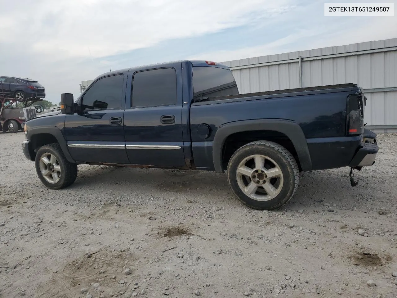 2005 GMC New Sierra K1500 VIN: 2GTEK13T651249507 Lot: 70991644