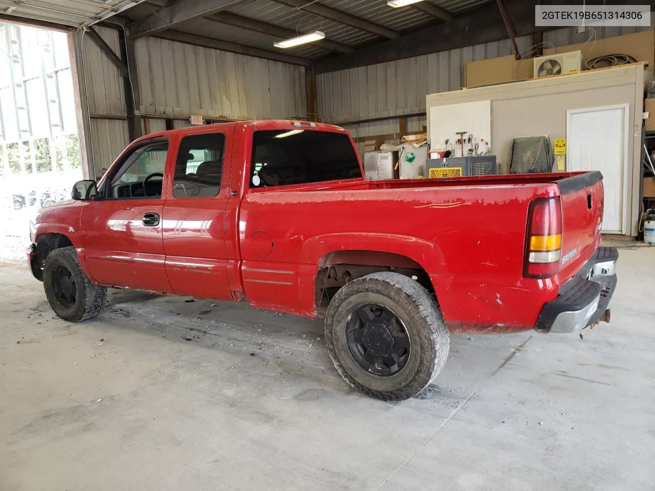 2005 GMC New Sierra K1500 VIN: 2GTEK19B651314306 Lot: 71045384