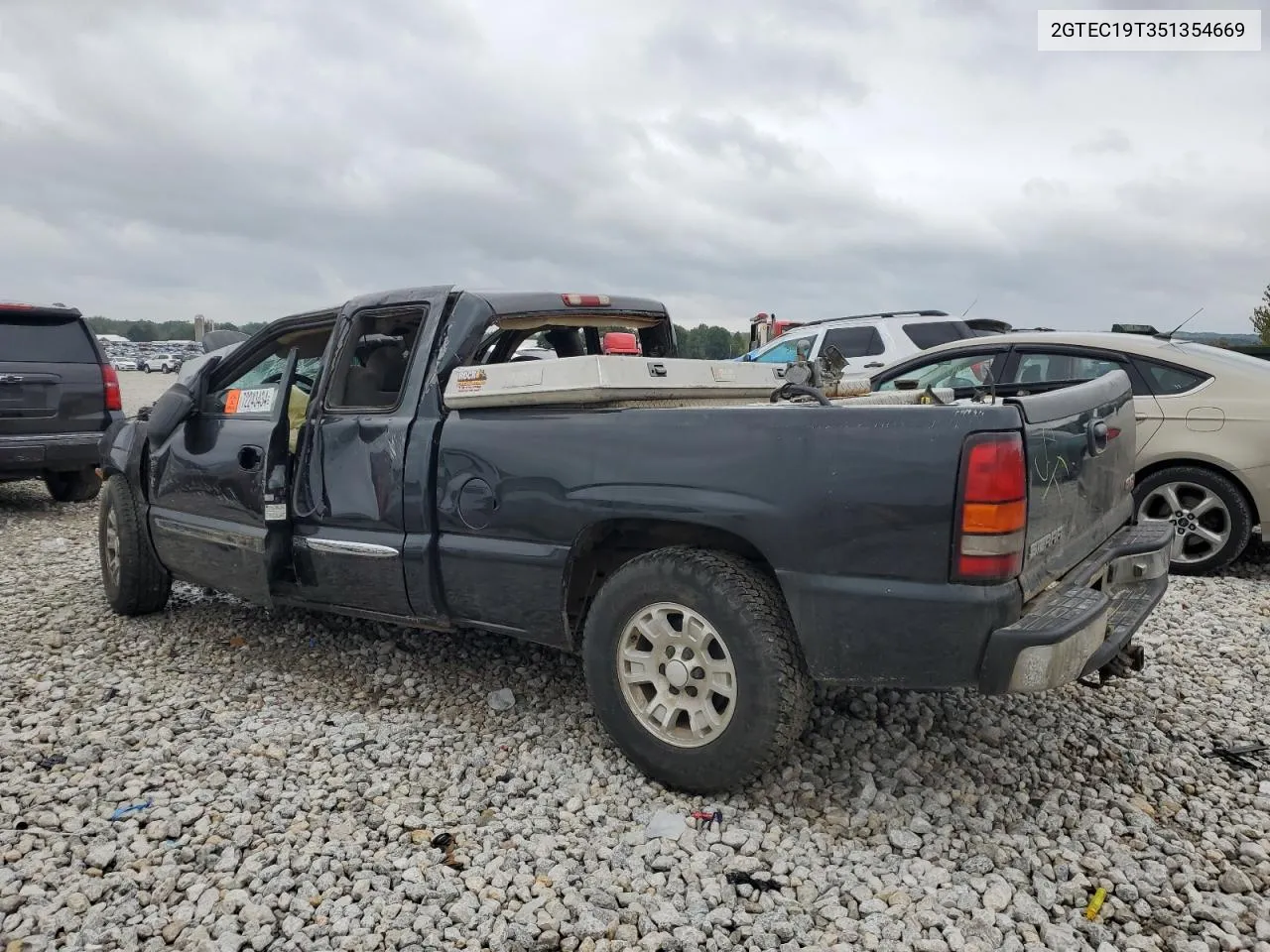 2005 GMC New Sierra C1500 VIN: 2GTEC19T351354669 Lot: 72243434