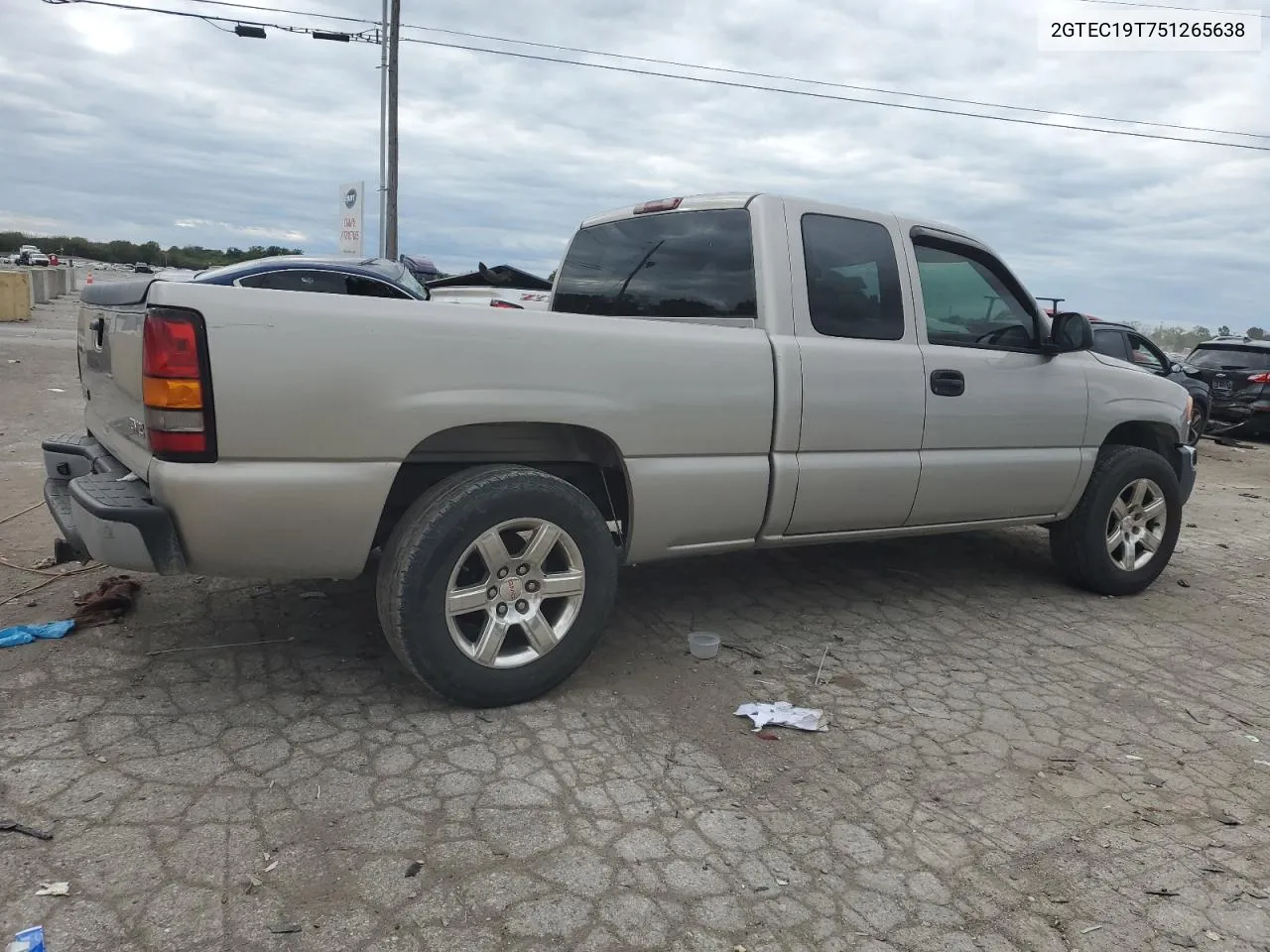 2005 GMC New Sierra C1500 VIN: 2GTEC19T751265638 Lot: 72378944