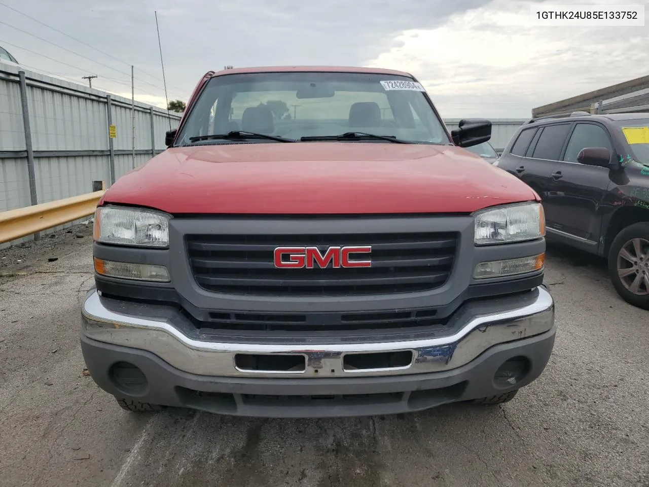 2005 GMC Sierra K2500 Heavy Duty VIN: 1GTHK24U85E133752 Lot: 72428904