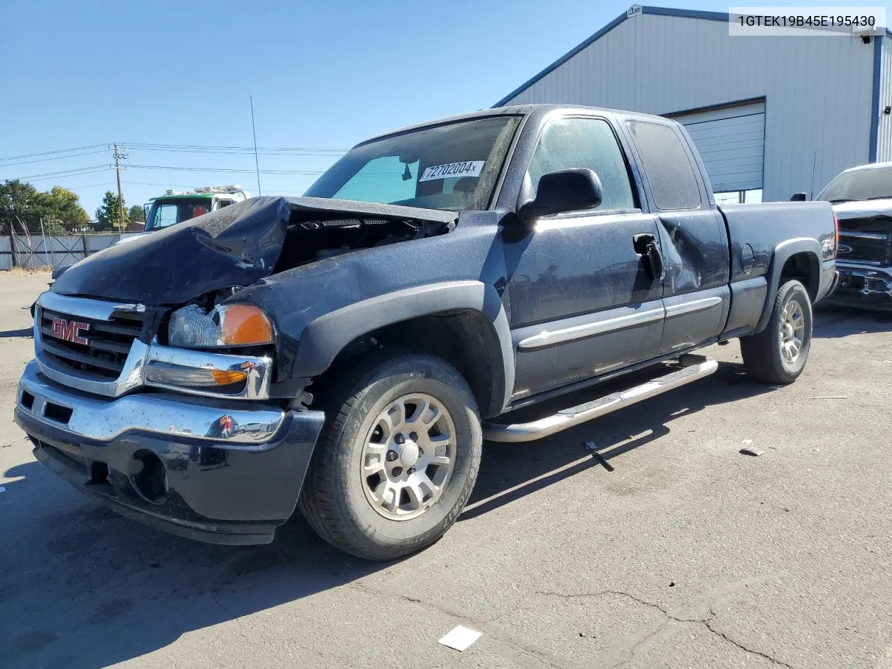 2005 GMC New Sierra K1500 VIN: 1GTEK19B45E195430 Lot: 72702004