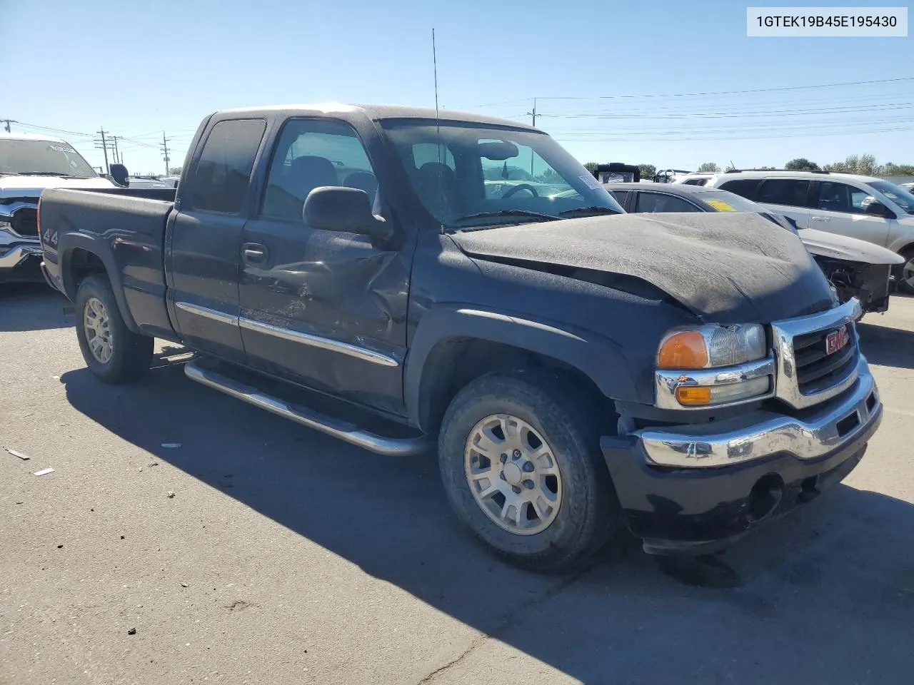 2005 GMC New Sierra K1500 VIN: 1GTEK19B45E195430 Lot: 72702004