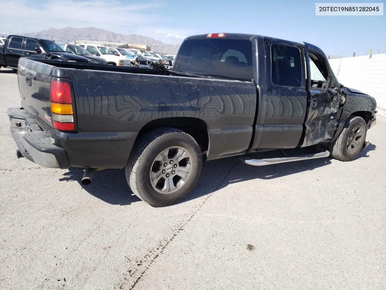 2005 GMC New Sierra C1500 VIN: 2GTEC19N851282045 Lot: 72844354