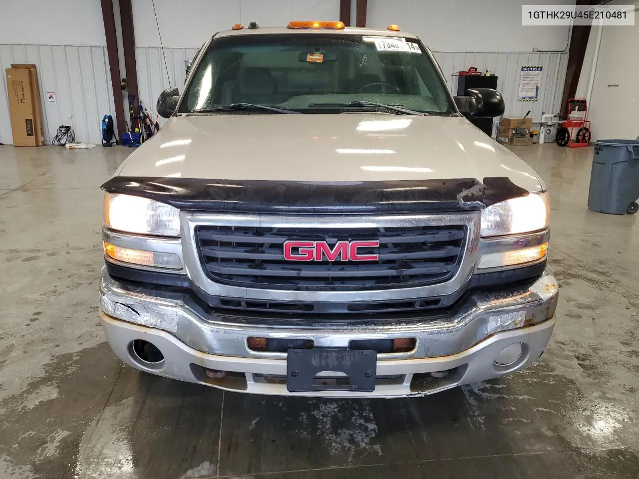 2005 GMC Sierra K2500 Heavy Duty VIN: 1GTHK29U45E210481 Lot: 73401014