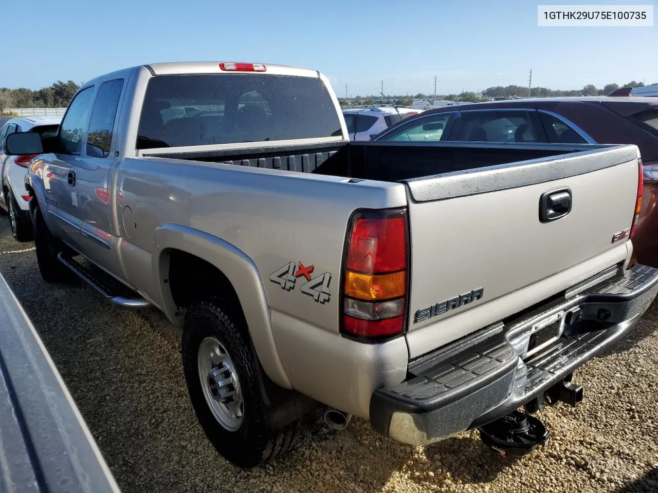 2005 GMC Sierra K2500 Heavy Duty VIN: 1GTHK29U75E100735 Lot: 73675194