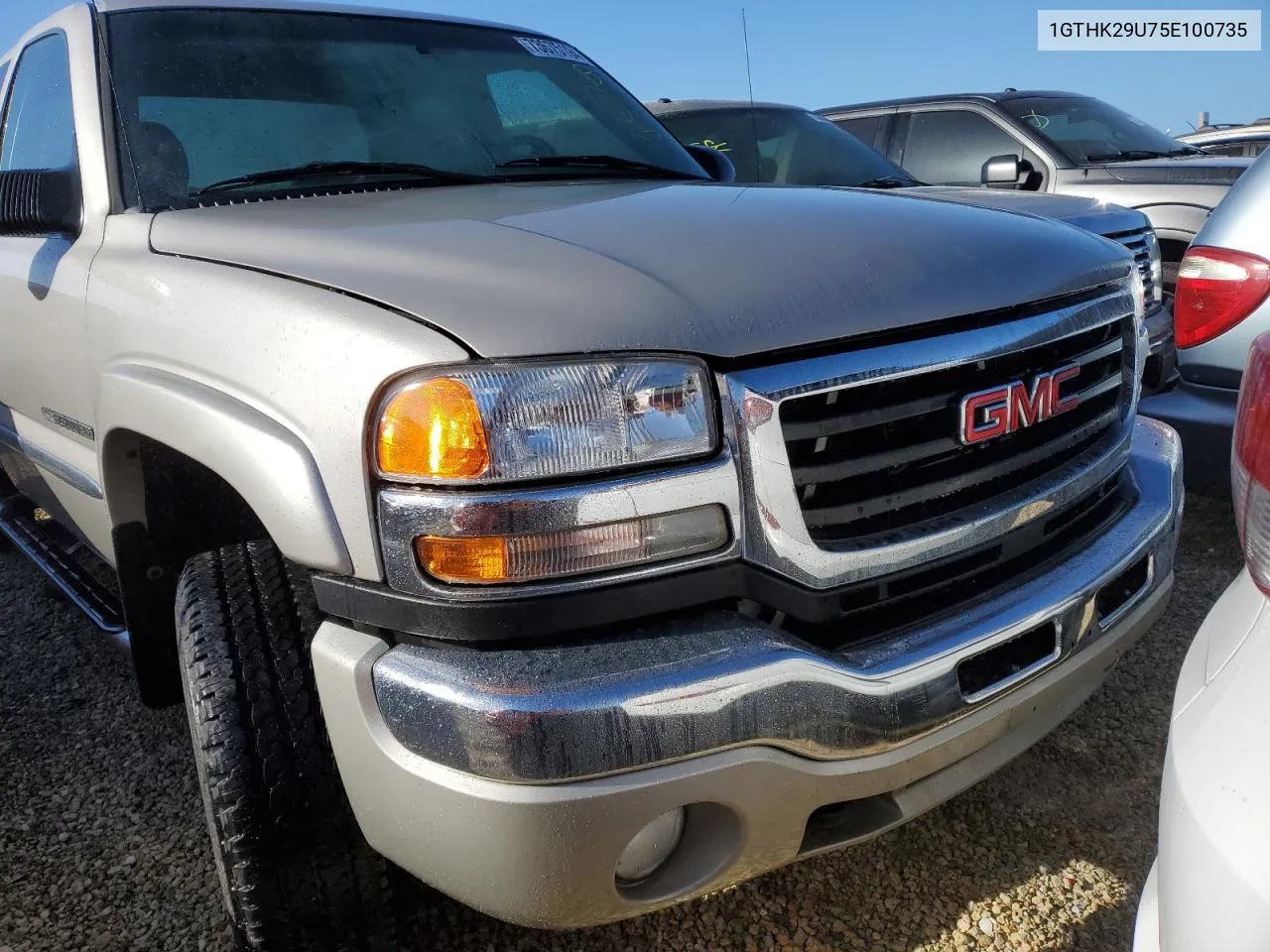 2005 GMC Sierra K2500 Heavy Duty VIN: 1GTHK29U75E100735 Lot: 73675194