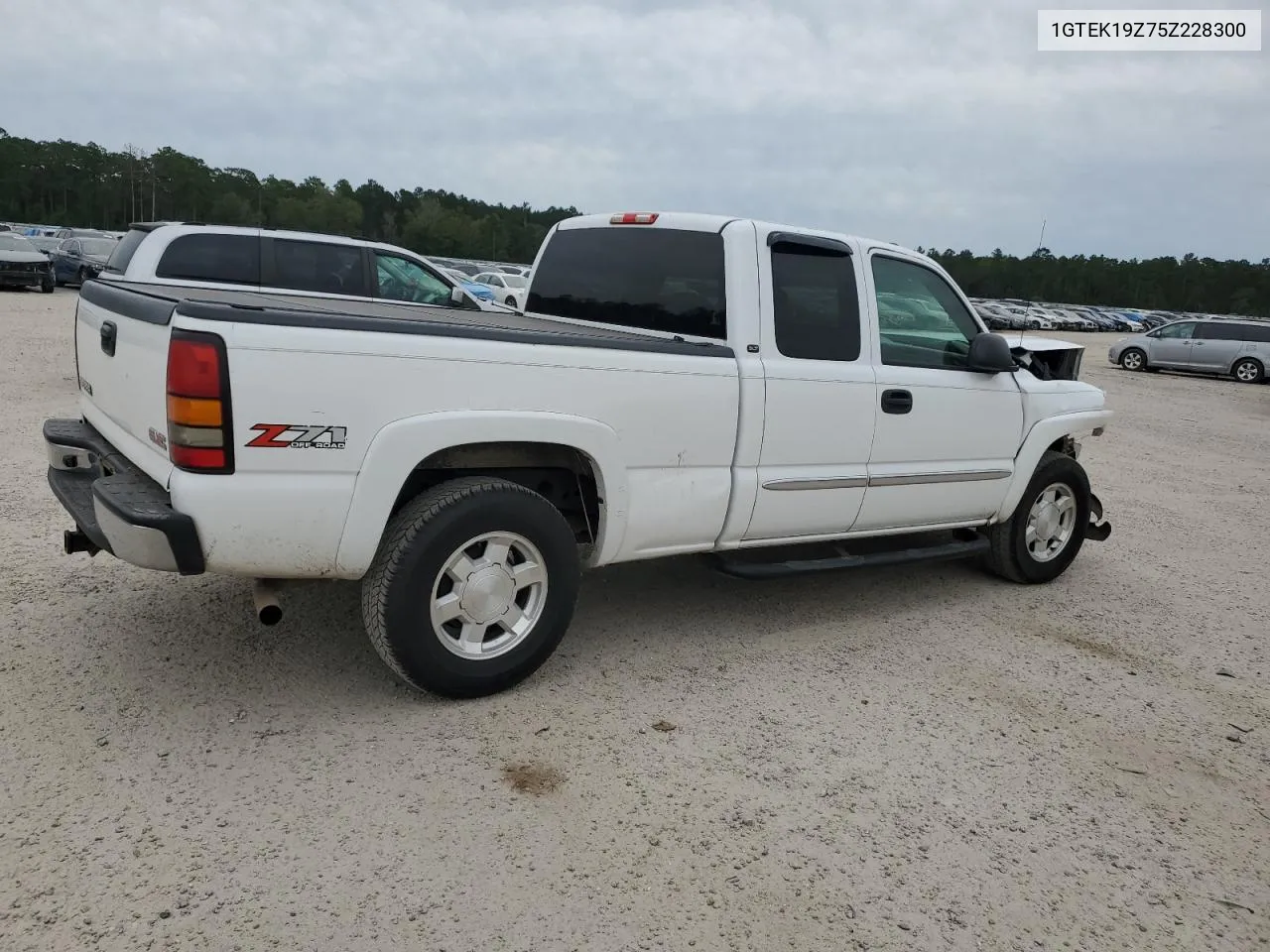 2005 GMC New Sierra K1500 VIN: 1GTEK19Z75Z228300 Lot: 74234224