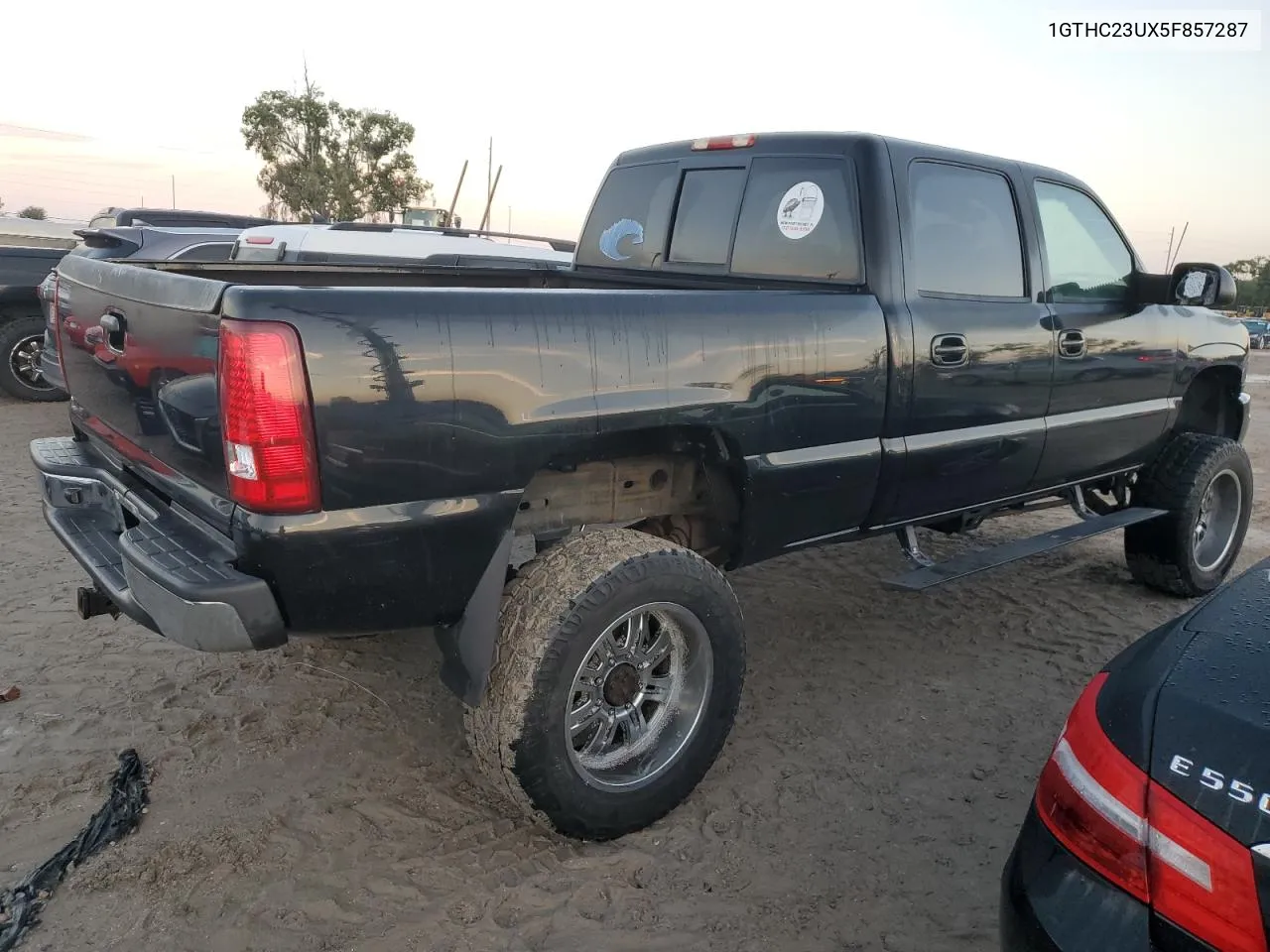 2005 GMC Sierra C2500 Heavy Duty VIN: 1GTHC23UX5F857287 Lot: 74255484