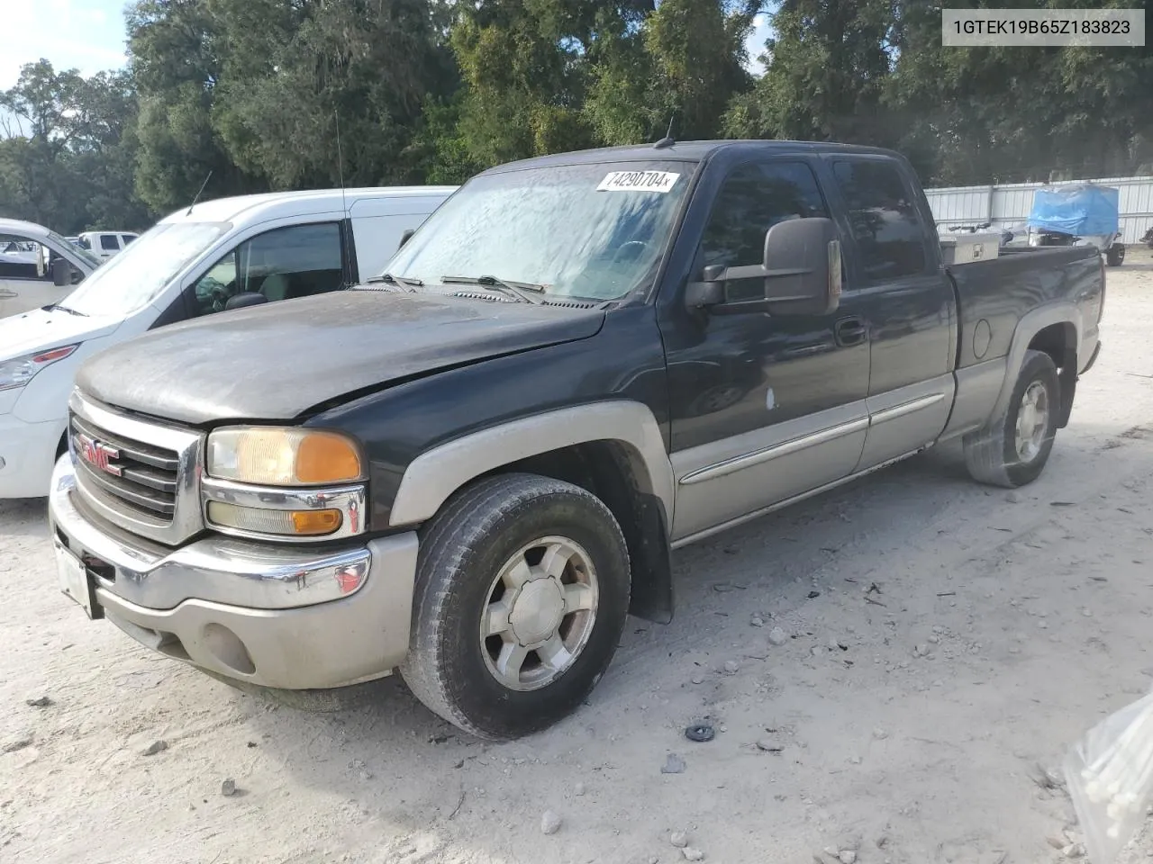 2005 GMC New Sierra K1500 VIN: 1GTEK19B65Z183823 Lot: 74290704