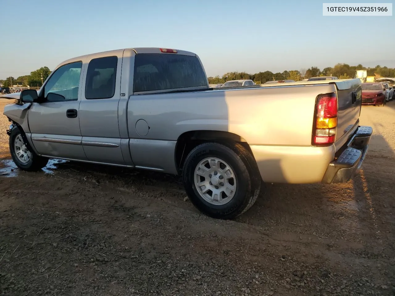 2005 GMC New Sierra C1500 VIN: 1GTEC19V45Z351966 Lot: 74475794