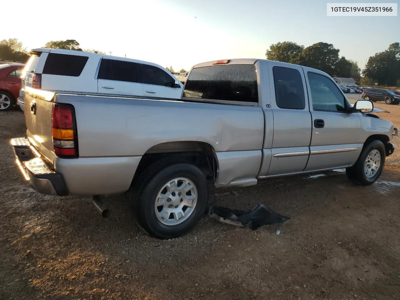 2005 GMC New Sierra C1500 VIN: 1GTEC19V45Z351966 Lot: 74475794