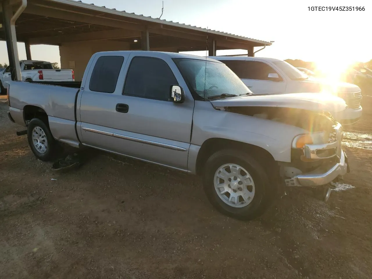 2005 GMC New Sierra C1500 VIN: 1GTEC19V45Z351966 Lot: 74475794