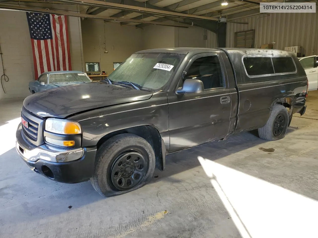 2005 GMC New Sierra K1500 VIN: 1GTEK14V25Z204314 Lot: 75292054