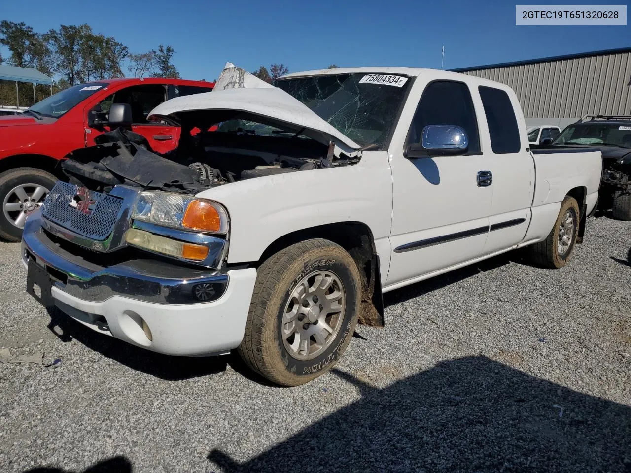 2005 GMC New Sierra C1500 VIN: 2GTEC19T651320628 Lot: 75804334