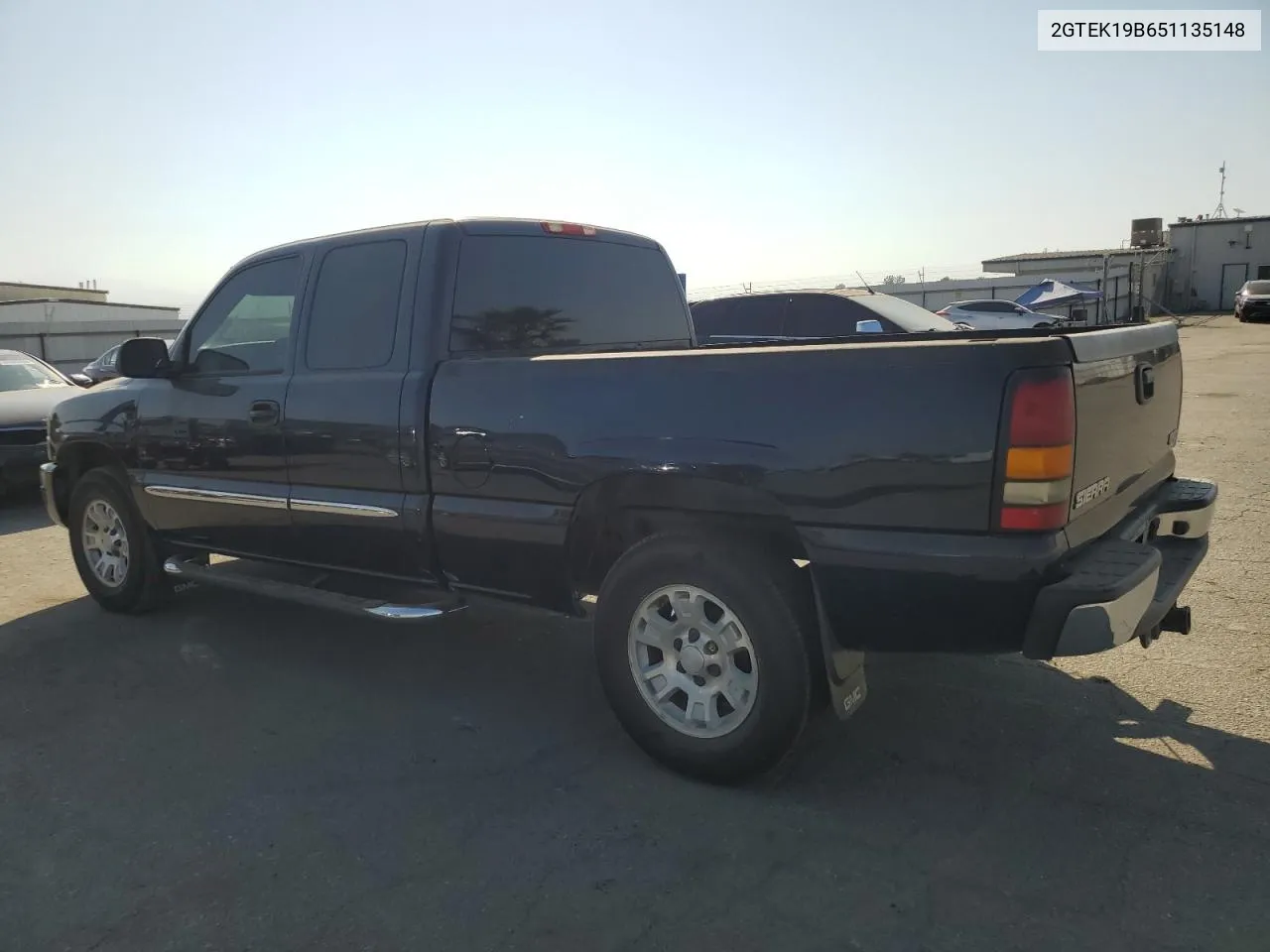 2005 GMC New Sierra K1500 VIN: 2GTEK19B651135148 Lot: 76094804