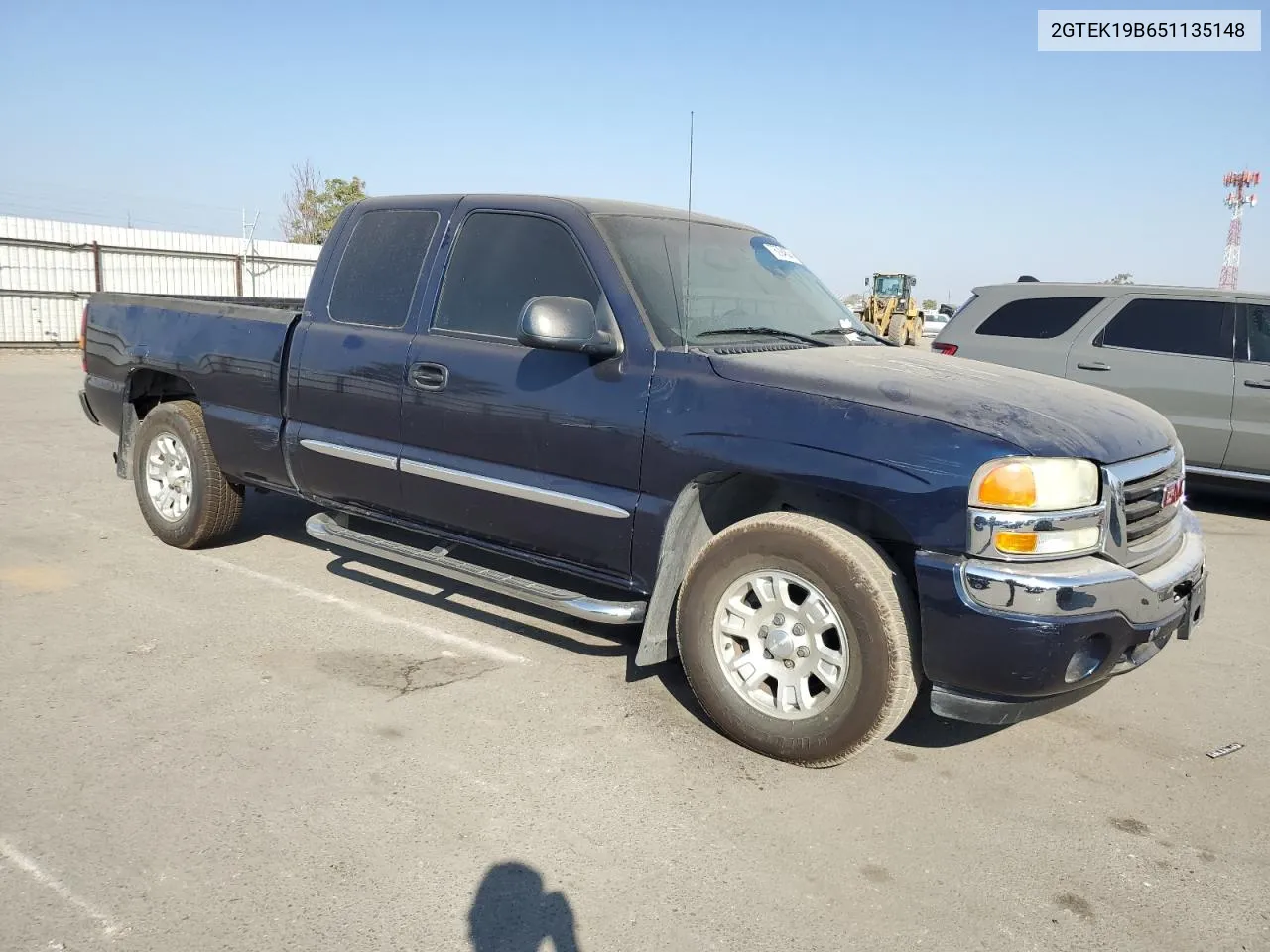 2005 GMC New Sierra K1500 VIN: 2GTEK19B651135148 Lot: 76094804