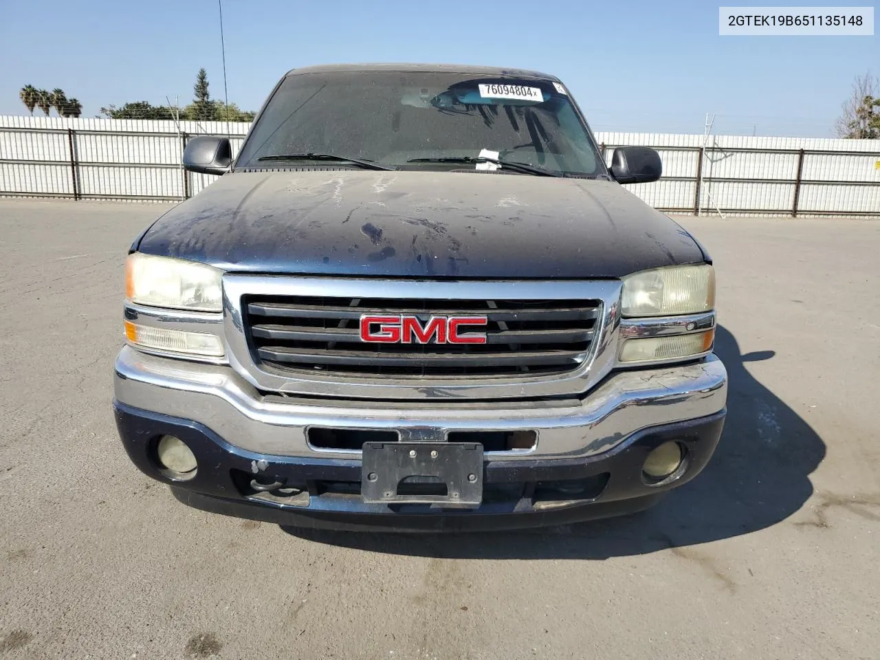 2005 GMC New Sierra K1500 VIN: 2GTEK19B651135148 Lot: 76094804