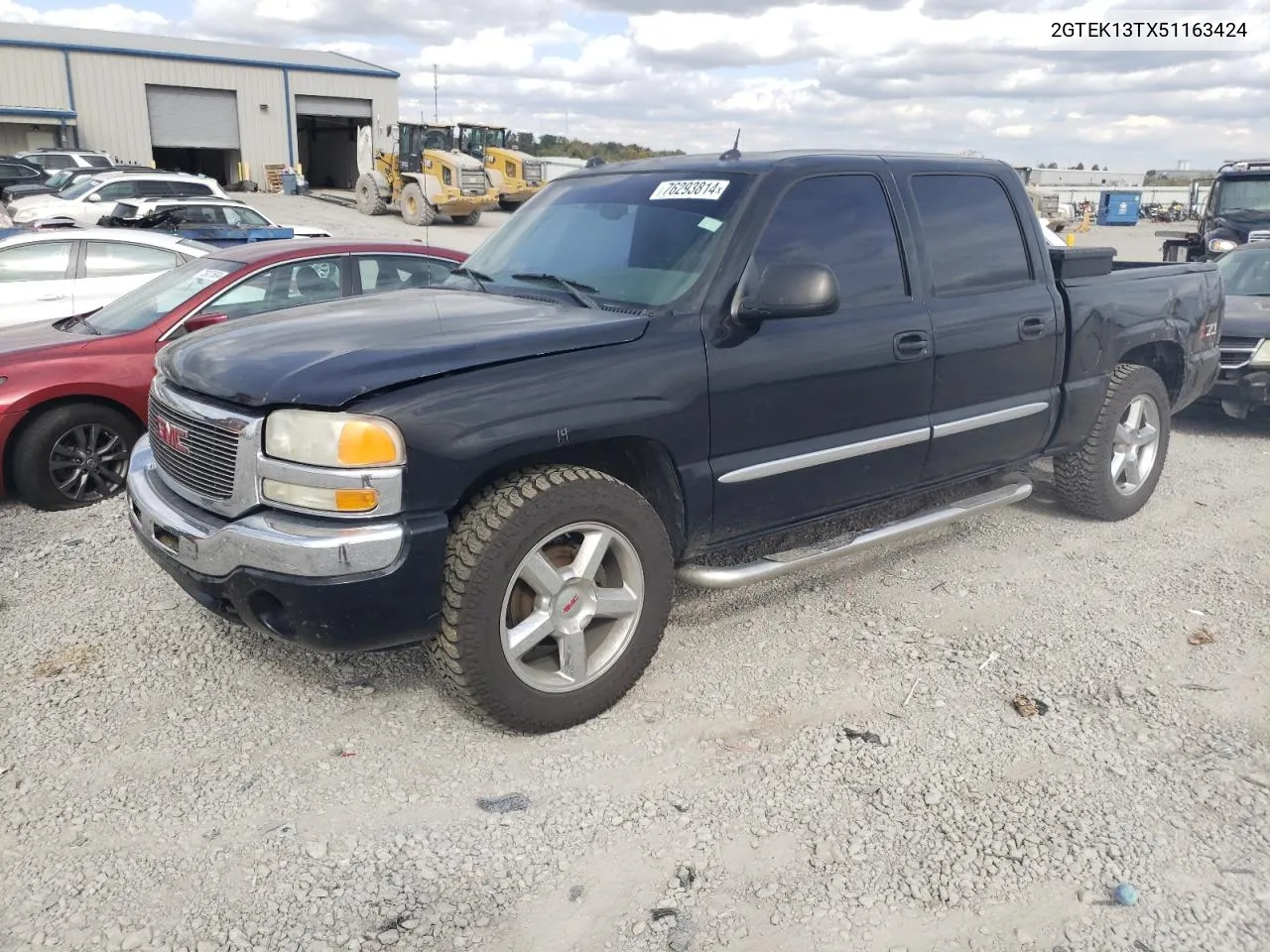 2005 GMC New Sierra K1500 VIN: 2GTEK13TX51163424 Lot: 76293814