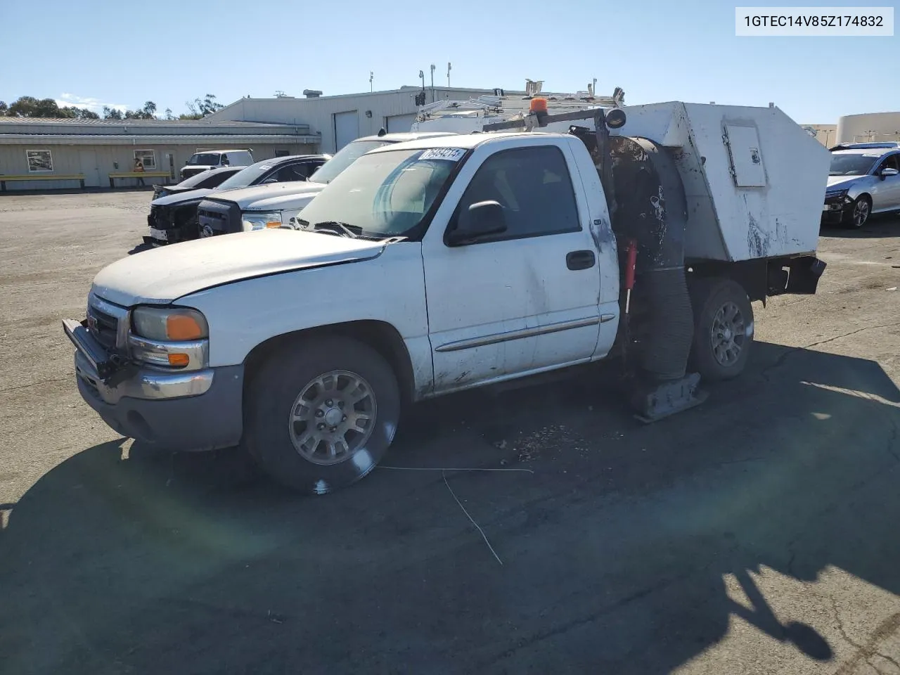 2005 GMC New Sierra C1500 VIN: 1GTEC14V85Z174832 Lot: 76484214