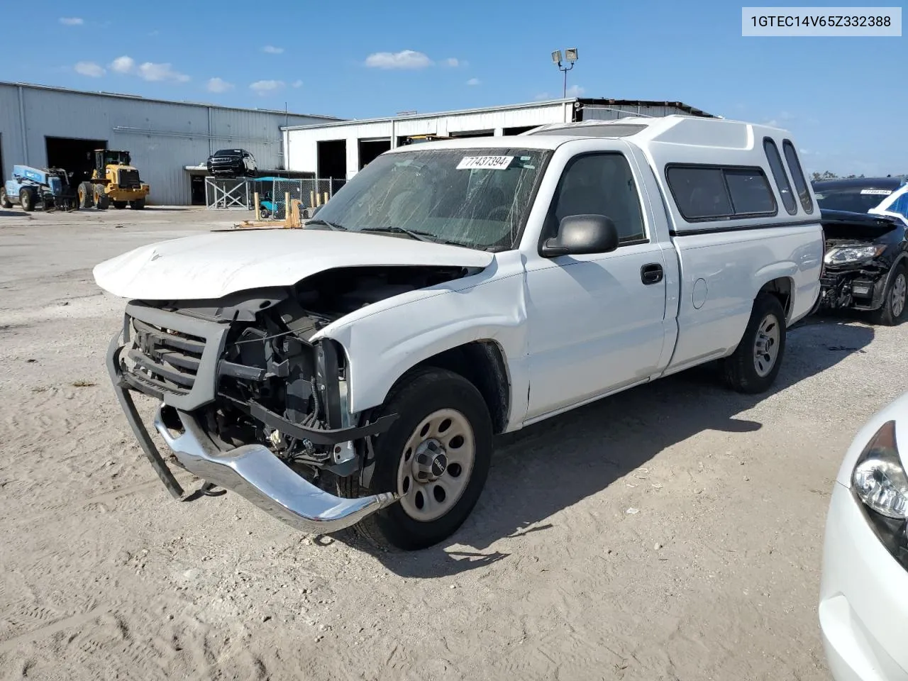 2005 GMC New Sierra C1500 VIN: 1GTEC14V65Z332388 Lot: 77437394