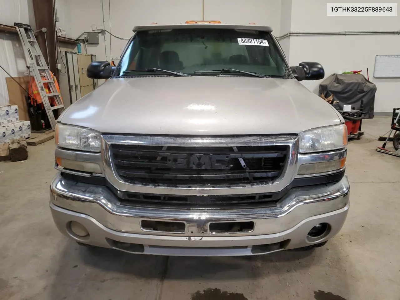 2005 GMC New Sierra K3500 VIN: 1GTHK33225F889643 Lot: 80901154