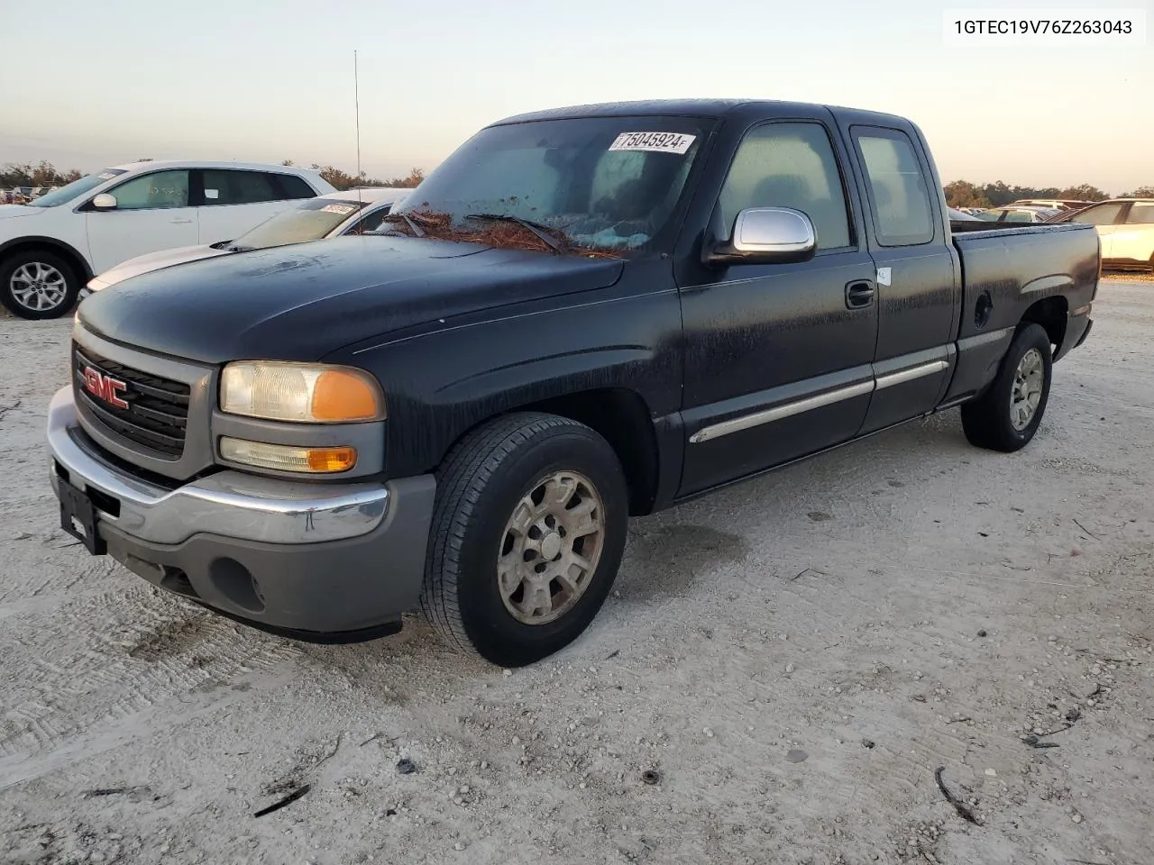 2006 GMC New Sierra C1500 VIN: 1GTEC19V76Z263043 Lot: 75045924