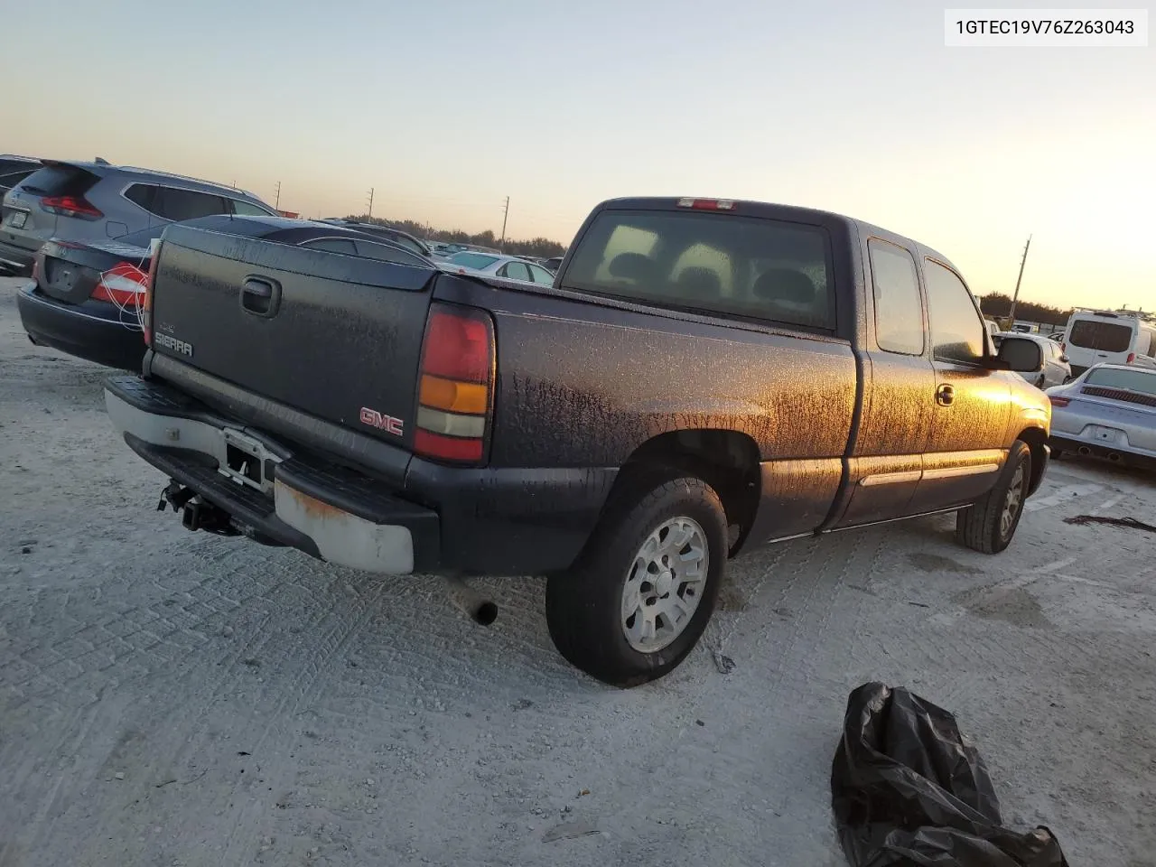 2006 GMC New Sierra C1500 VIN: 1GTEC19V76Z263043 Lot: 75045924