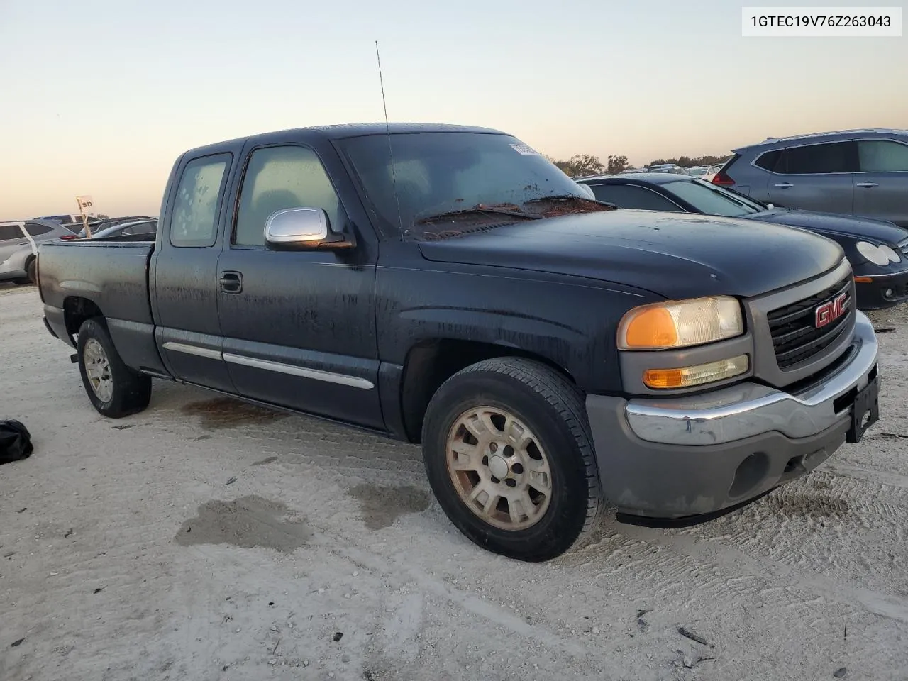 2006 GMC New Sierra C1500 VIN: 1GTEC19V76Z263043 Lot: 75045924