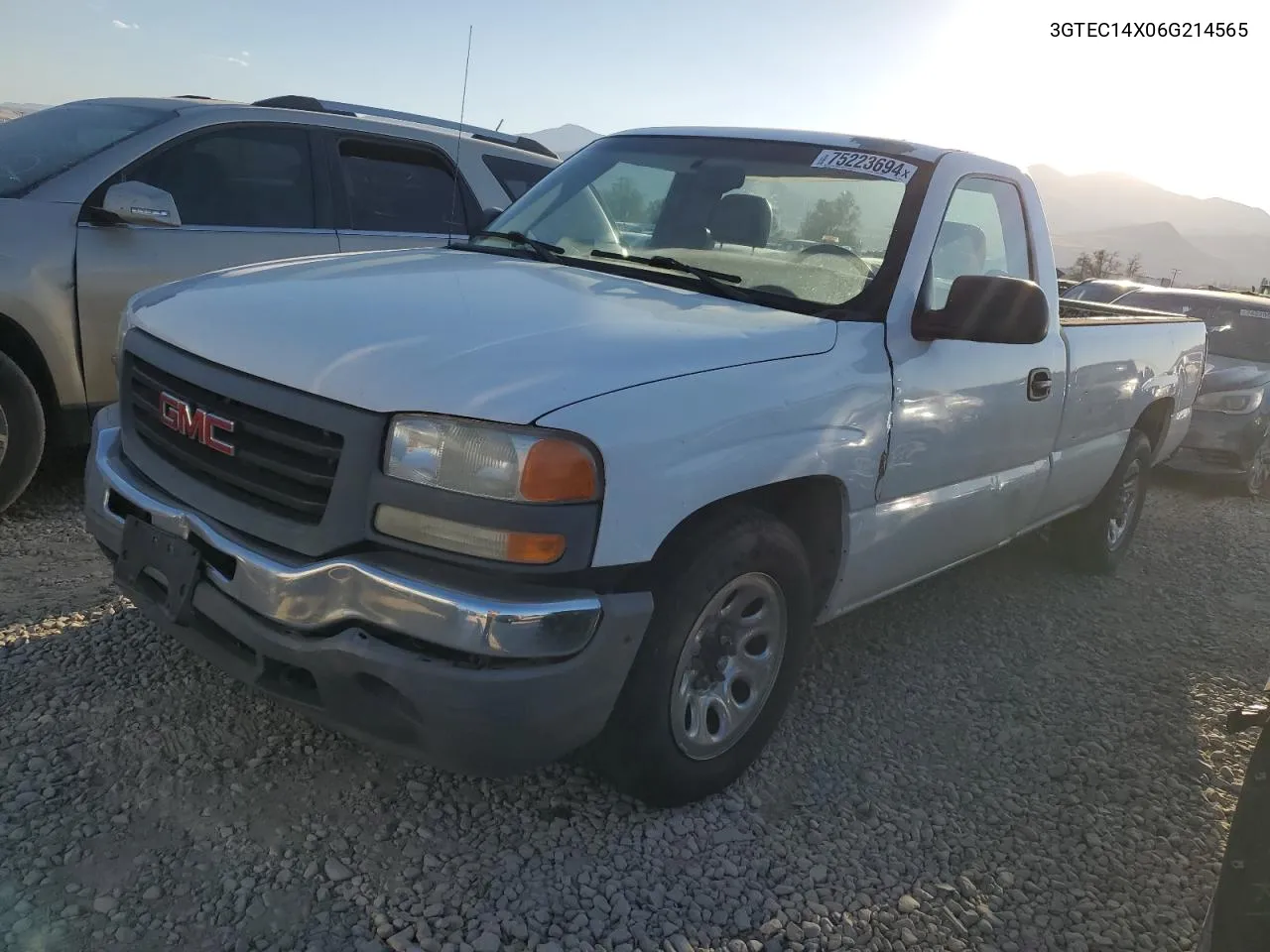 2006 GMC New Sierra C1500 VIN: 3GTEC14X06G214565 Lot: 75223694