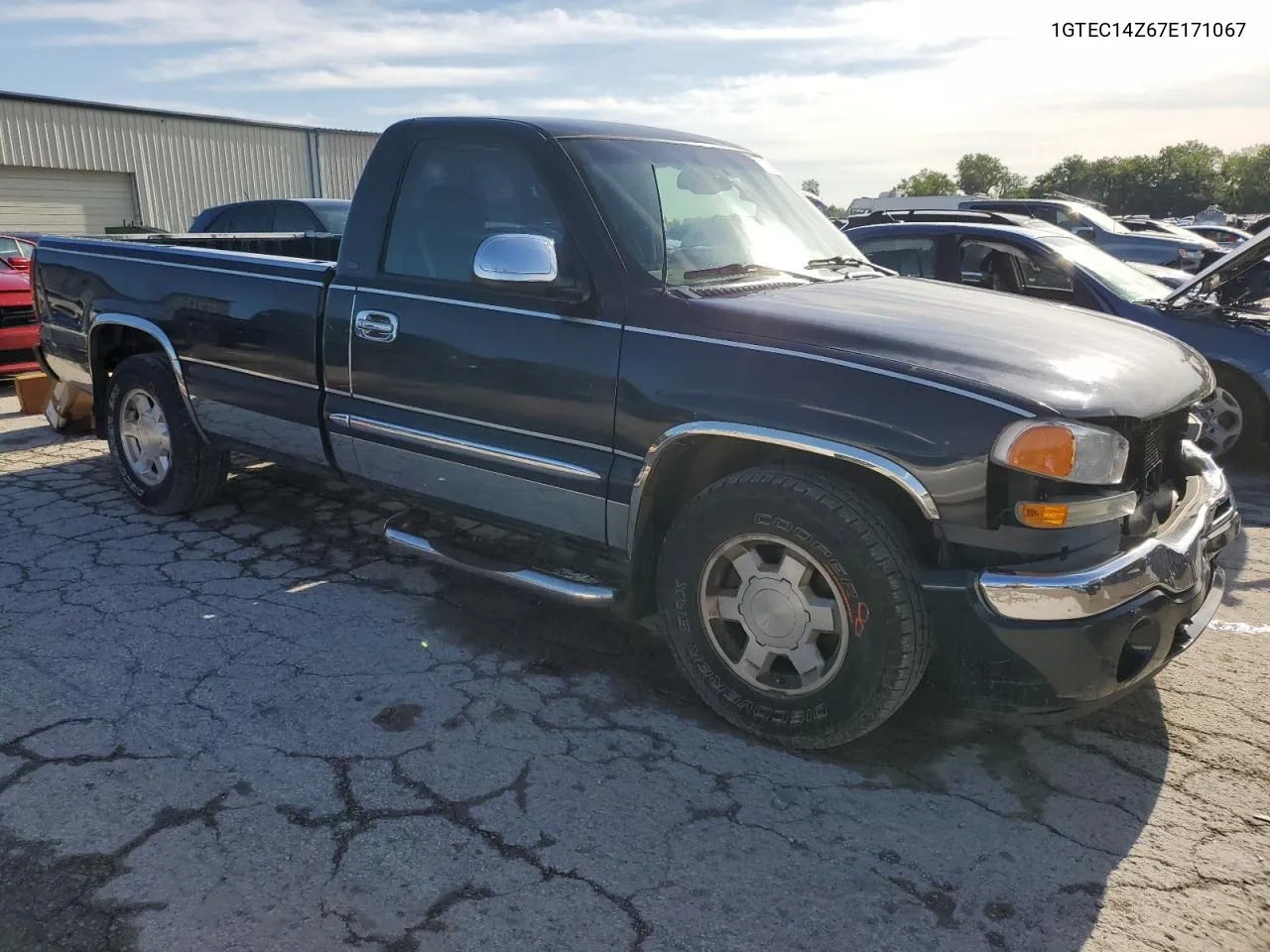 2007 GMC New Sierra C1500 Classic VIN: 1GTEC14Z67E171067 Lot: 67310924