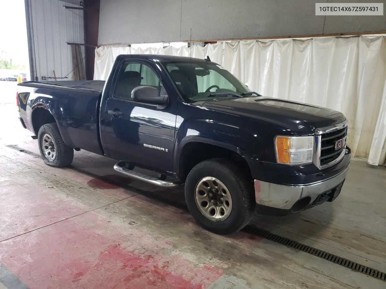 2007 GMC New Sierra C1500 Classic VIN: 1GTEC14X67Z597431 Lot: 71948574