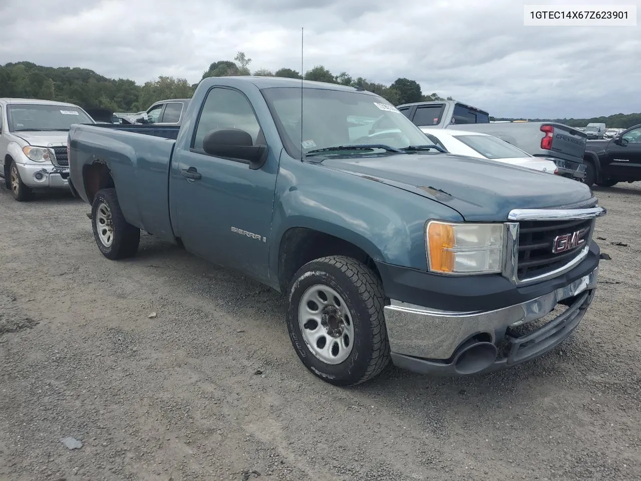 2007 GMC New Sierra C1500 Classic VIN: 1GTEC14X67Z623901 Lot: 73192144