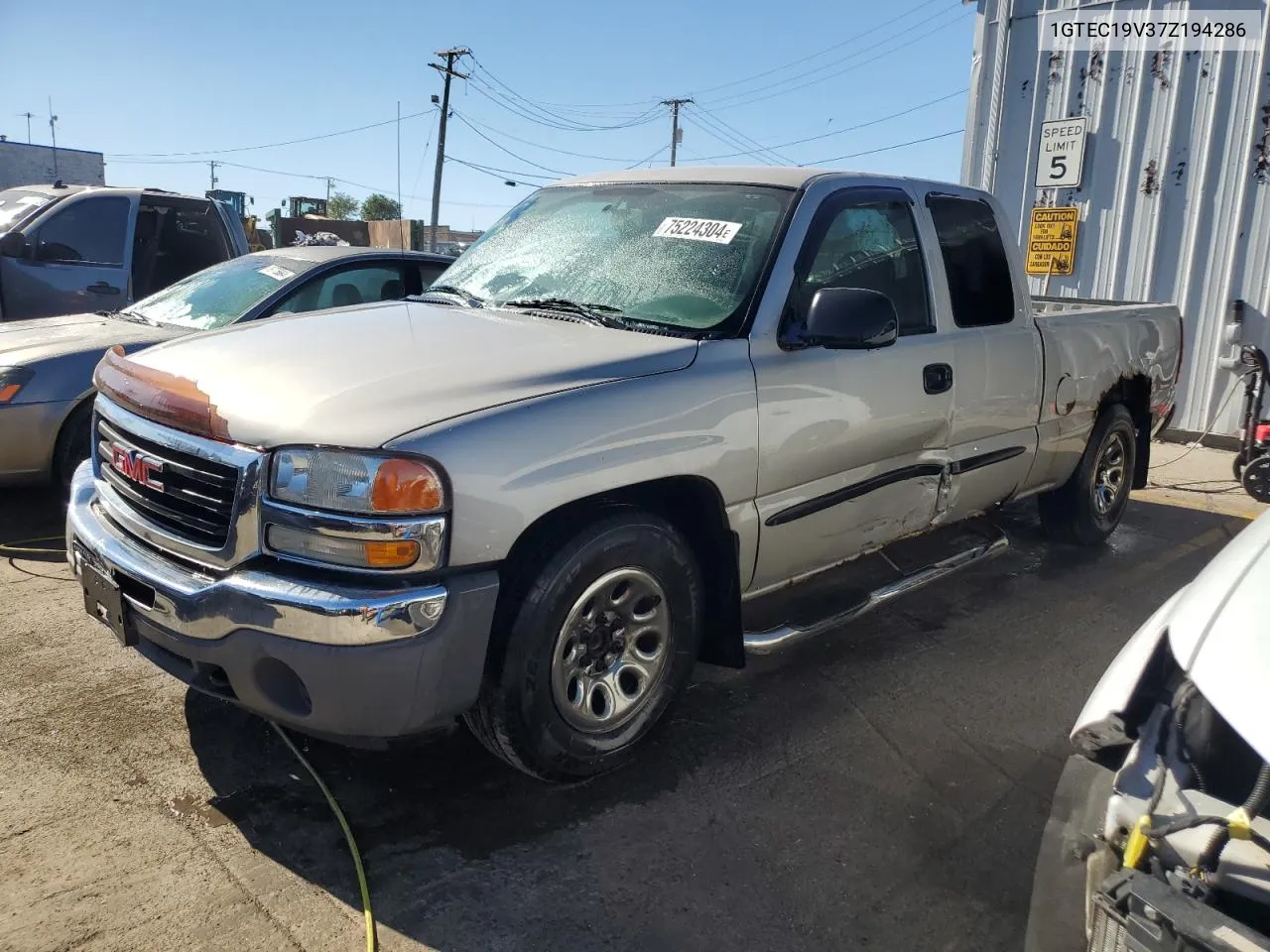 2007 GMC New Sierra C1500 Classic VIN: 1GTEC19V37Z194286 Lot: 75224304