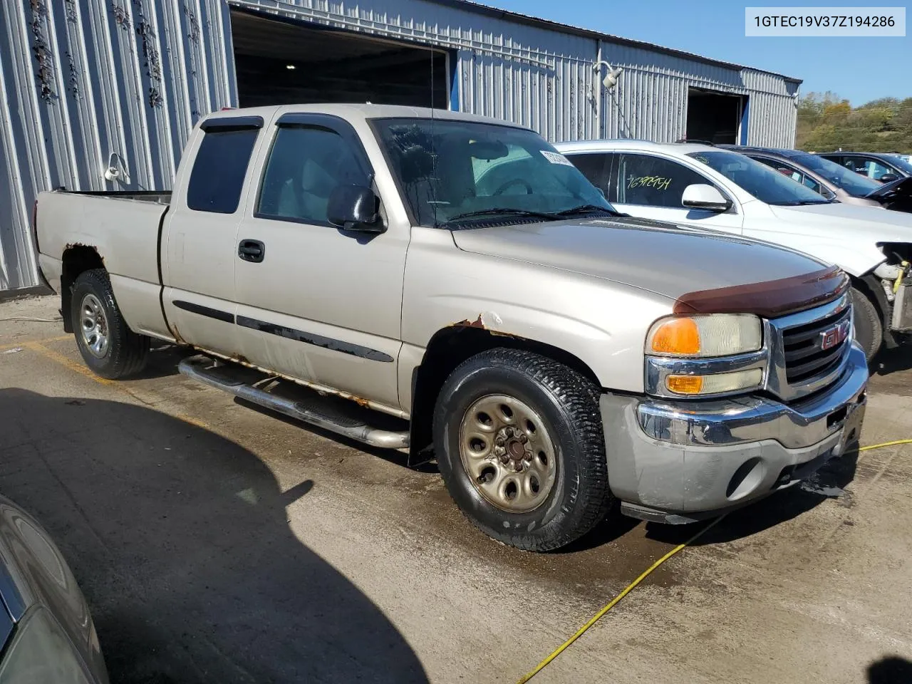 2007 GMC New Sierra C1500 Classic VIN: 1GTEC19V37Z194286 Lot: 75224304