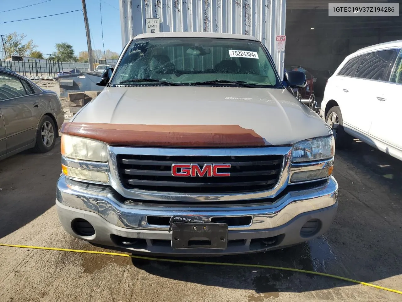 2007 GMC New Sierra C1500 Classic VIN: 1GTEC19V37Z194286 Lot: 75224304