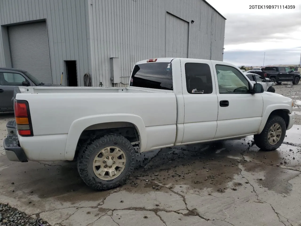 2007 GMC New Sierra K1500 Classic VIN: 2GTEK19B971114359 Lot: 76498024