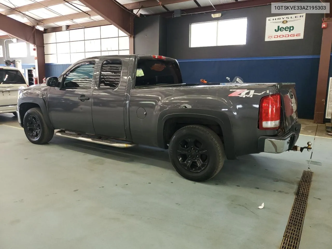 2010 GMC Sierra K1500 Sle VIN: 1GTSKVE33AZ195303 Lot: 71055344