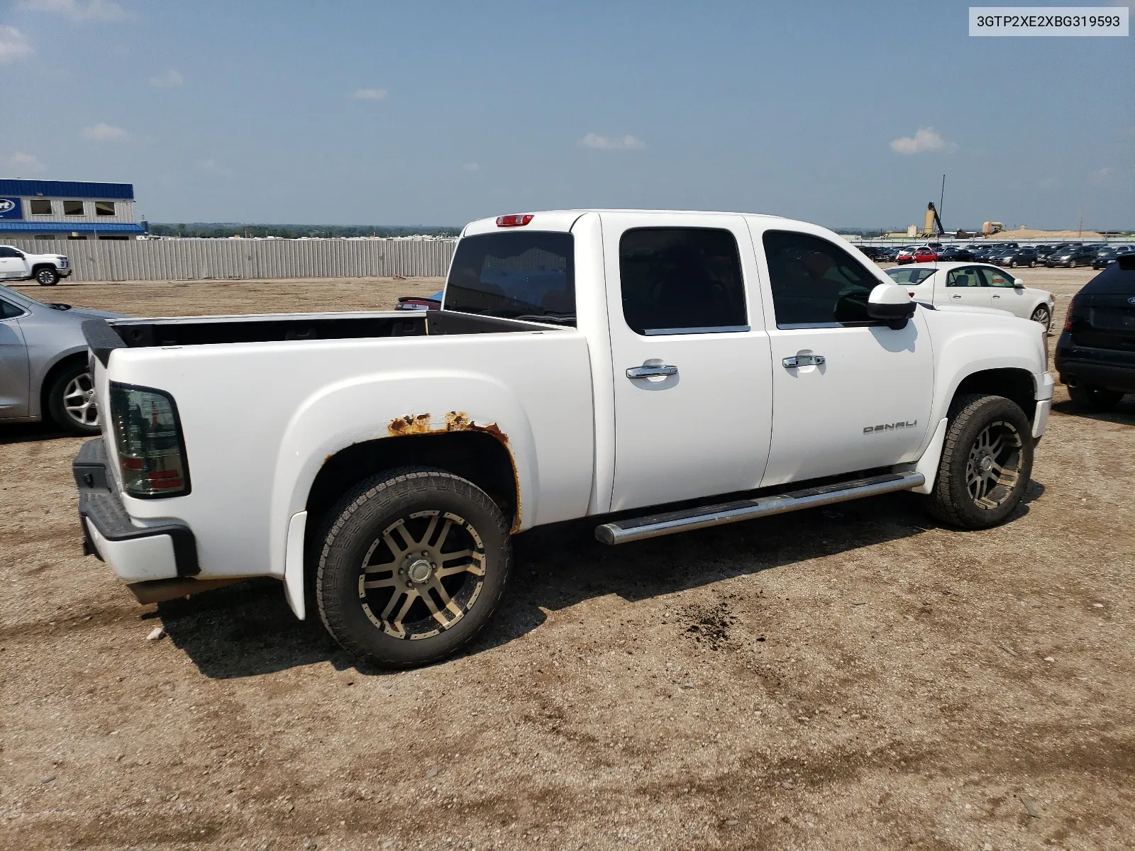 3GTP2XE2XBG319593 2011 GMC Sierra K1500 Denali