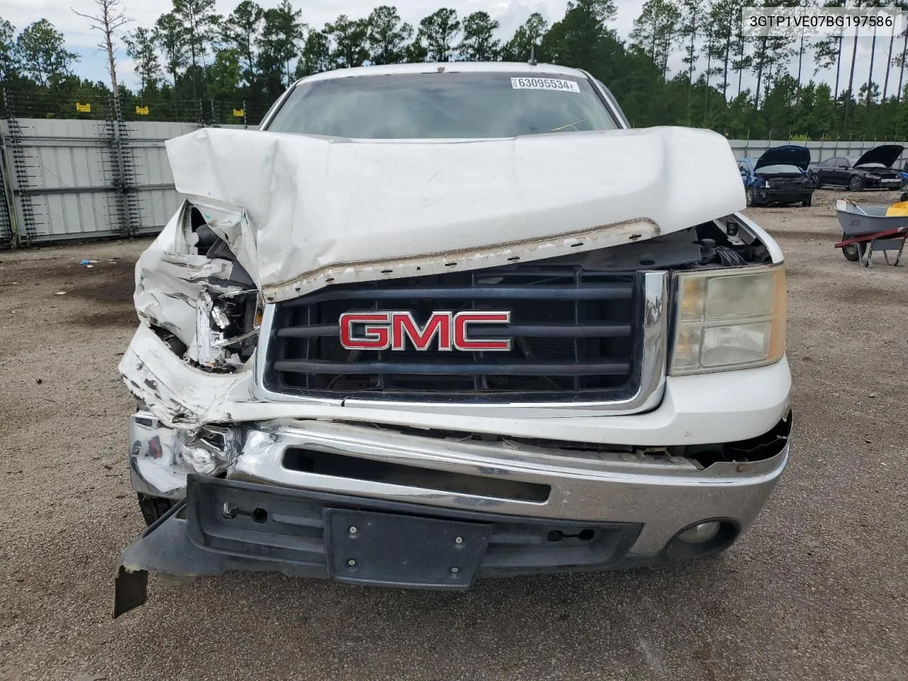 3GTP1VE07BG197586 2011 GMC Sierra C1500 Sle