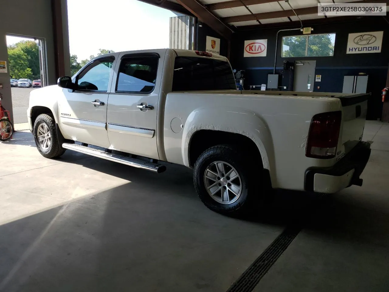 2011 GMC Sierra K1500 Denali VIN: 3GTP2XE25BG309375 Lot: 71313884