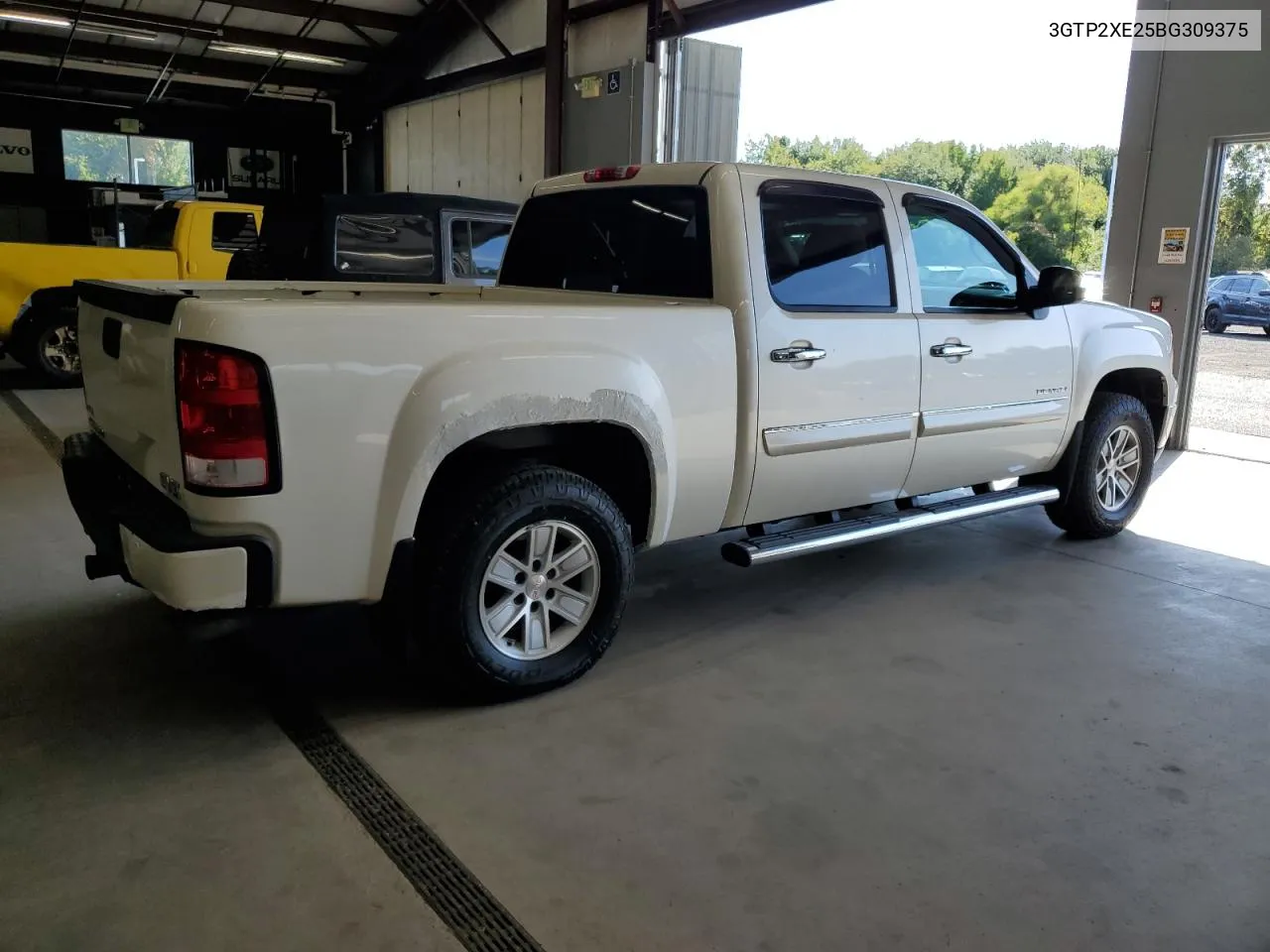 3GTP2XE25BG309375 2011 GMC Sierra K1500 Denali