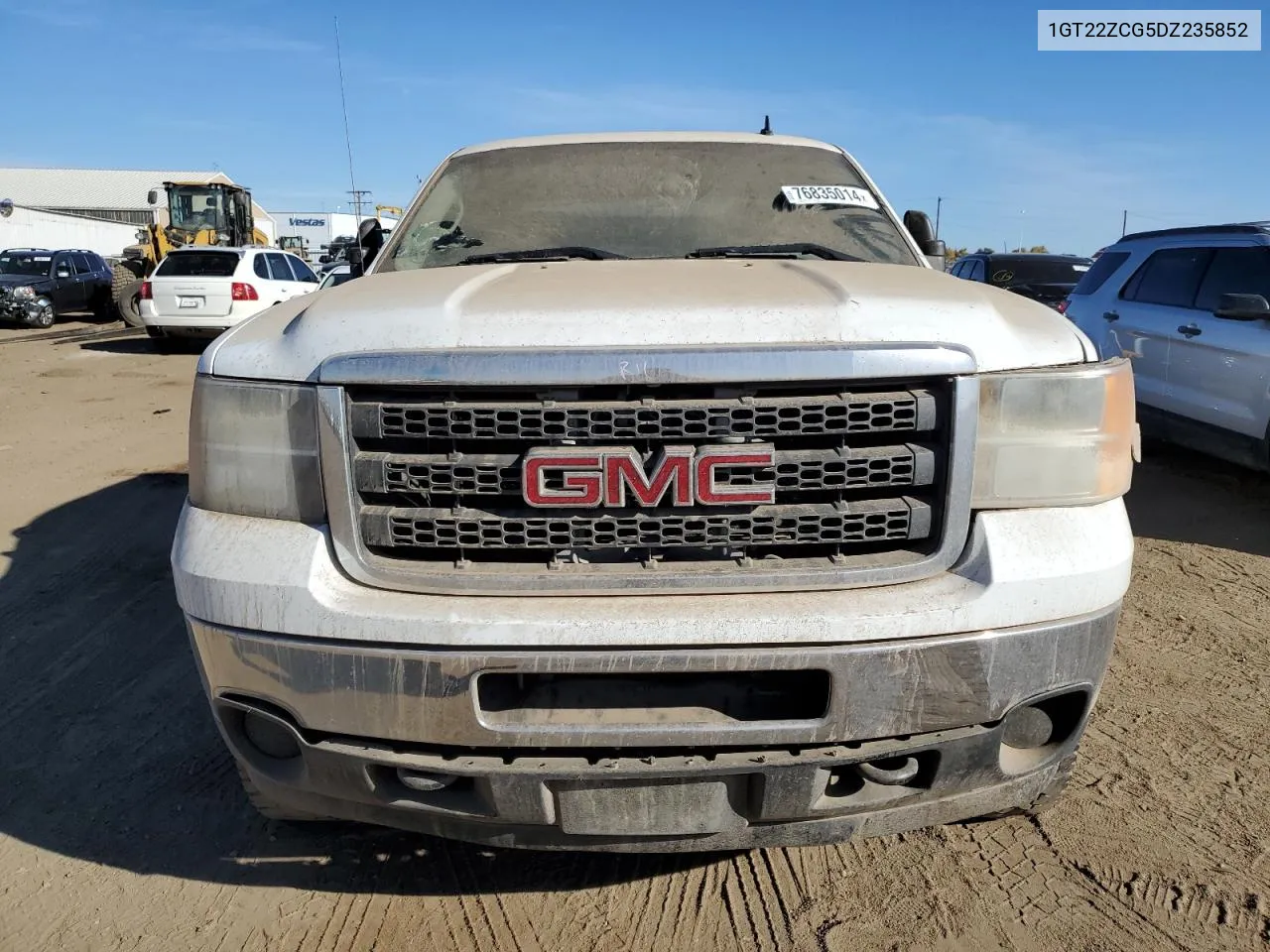 2013 GMC Sierra K2500 Heavy Duty VIN: 1GT22ZCG5DZ235852 Lot: 76835014