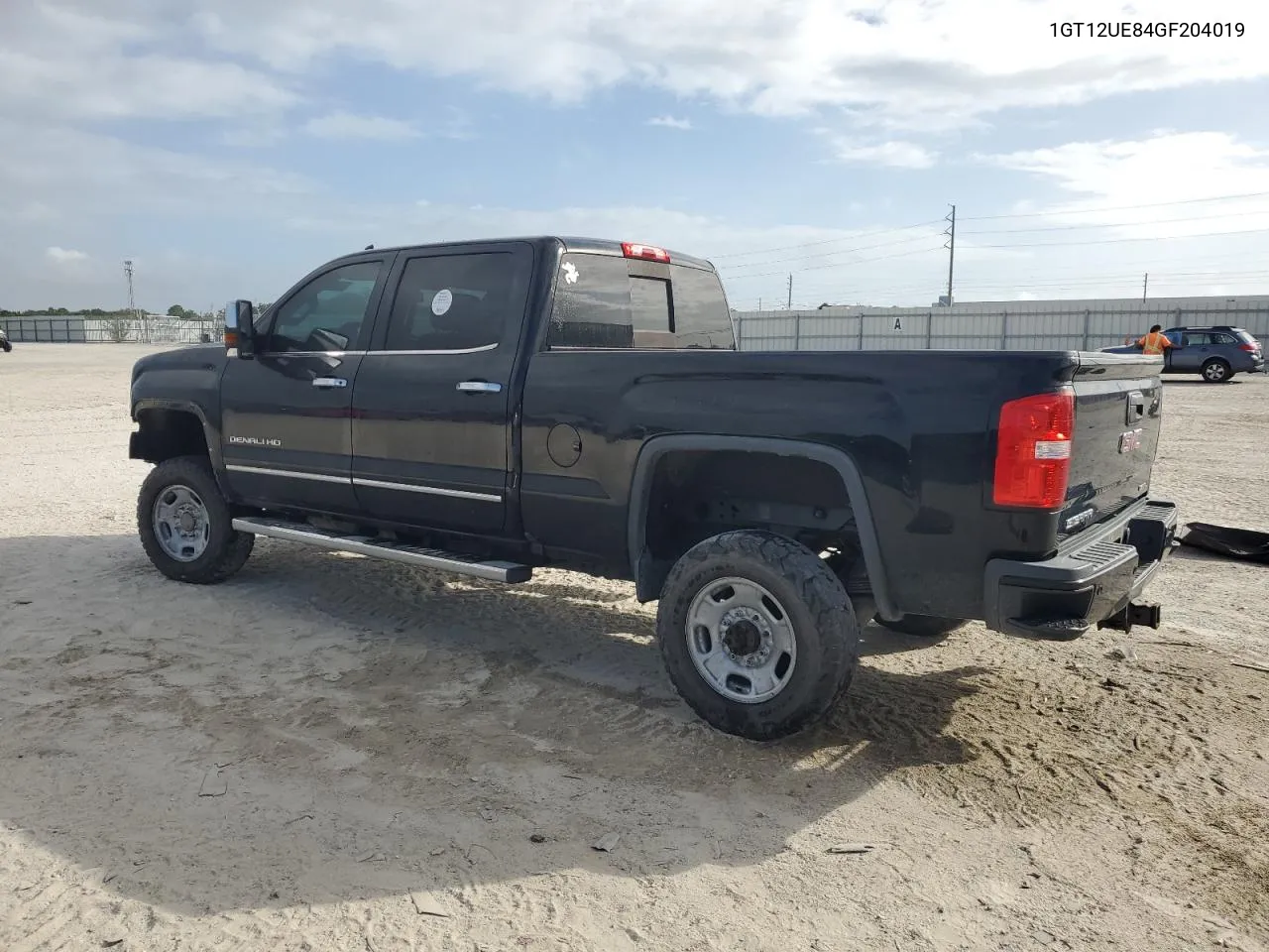 2016 GMC Sierra K2500 Denali VIN: 1GT12UE84GF204019 Lot: 74688694