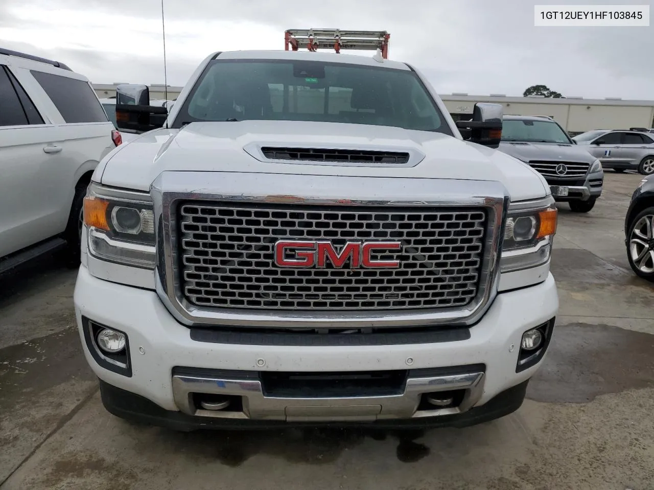 2017 GMC Sierra K2500 Denali VIN: 1GT12UEY1HF103845 Lot: 73683574